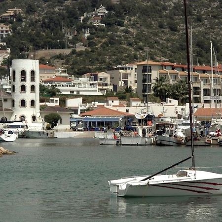 Marina Beach Aiguadolc Сиджес Экстерьер фото
