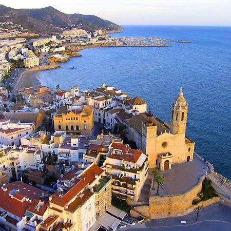 Marina Beach Aiguadolc Сиджес Экстерьер фото